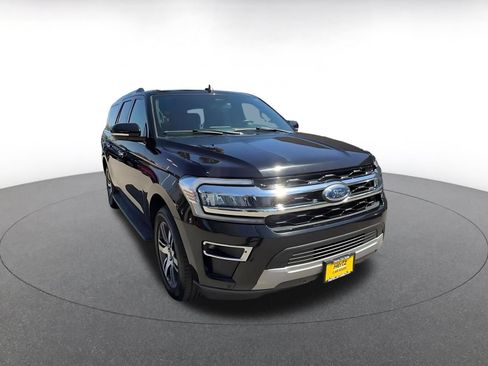 Used 2024 Ford Expedition Max Limited AWD/4WD image 3