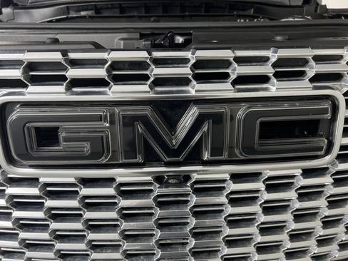 Used 2023 GMC Yukon Denali AWD/4WD image 32