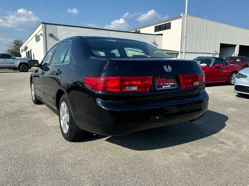 Used 2005 Honda Accord LX image 3