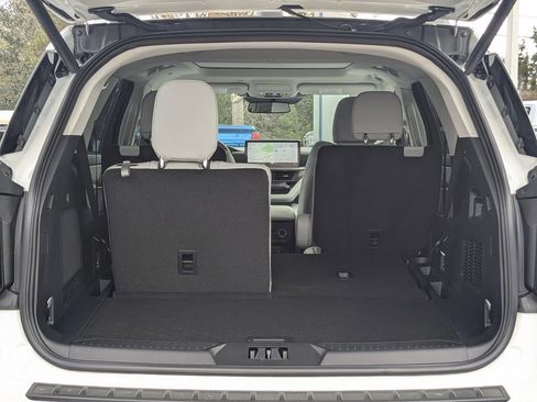 New 2026 Ford Explorer Platinum w/ LUX Leather Package image 13