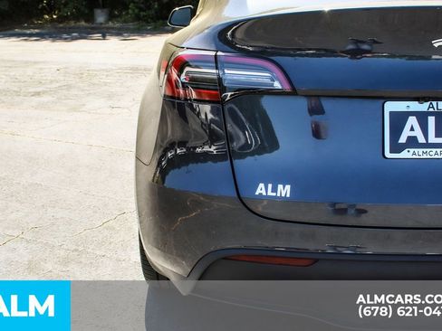 Used 2024 Tesla Model Y Long Range AWD/4WD image 12