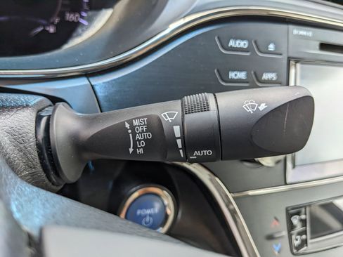 Used 2018 Toyota Avalon Limited FWD image 30