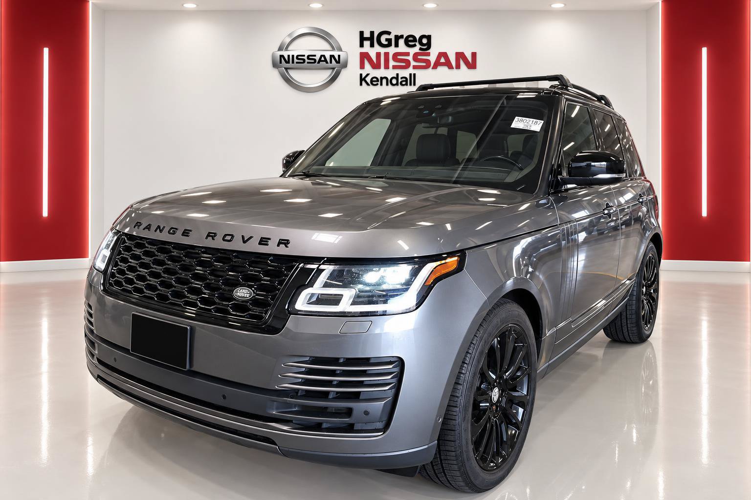 Used 2019 Land Rover Range Rover HSE AWD/4WD image 3