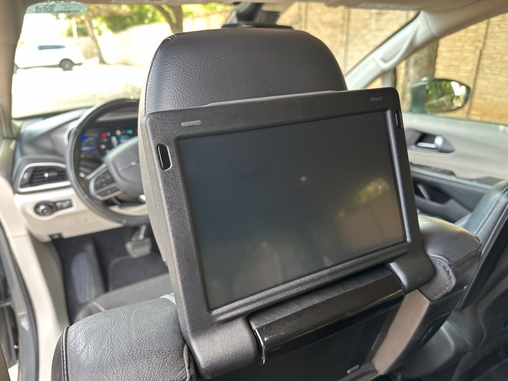 Used 2022 Chrysler Pacifica Touring-L w/ Uconnect Theater Family Group FWD image 35