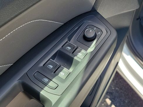 Used 2023 Volkswagen Atlas SE FWD image 19