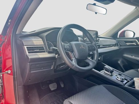 Used 2024 Mitsubishi Outlander ES FWD image 10