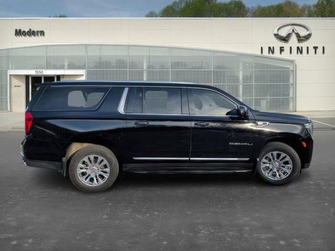 Used 2023 GMC Yukon XL Denali image 3