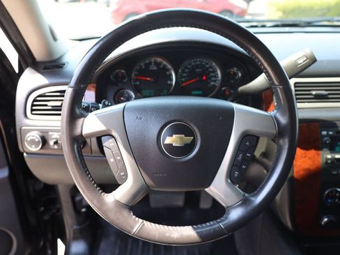 Used 2014 Chevrolet Suburban LT AWD/4WD image 13