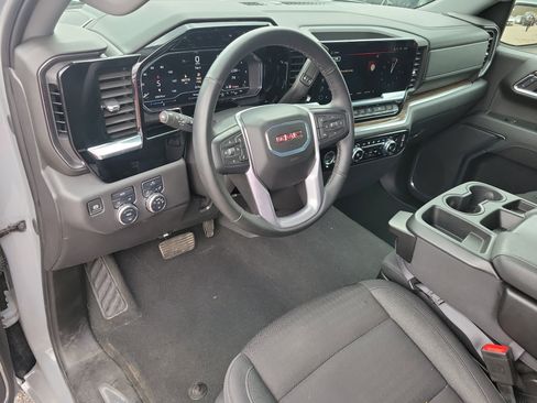 Used 2024 GMC Sierra 1500 Elevation image 3