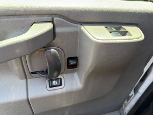Used 2020 Chevrolet Express 2500 w/ Driver Convenience Package RWD image 15
