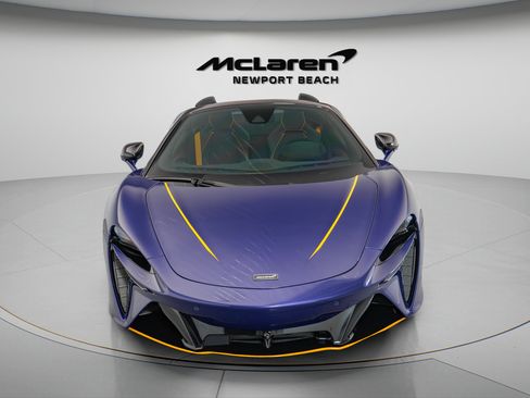 Used 2025 McLaren Artura Spider RWD image 34