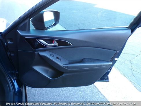 Used 2014 MAZDA MAZDA3 i Sport image 29