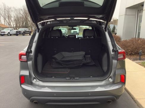 Certified 2023 Ford Escape ST-Line w/ Tech Pack #1 AWD/4WD image 6