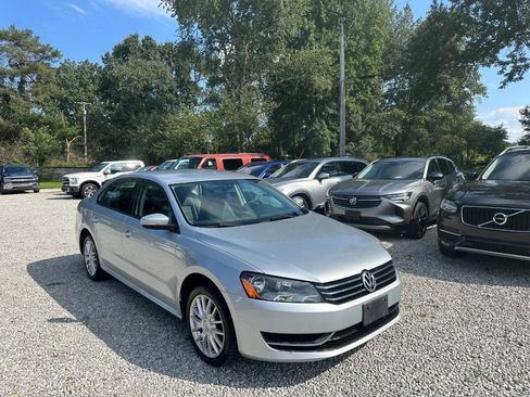 Used 2015 Volkswagen Passat 1.8T Wolfsburg Edition FWD image 3