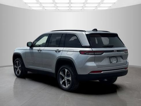 New 2026 Jeep Grand Cherokee Limited w/ Trailer Tow Package AWD/4WD image 5