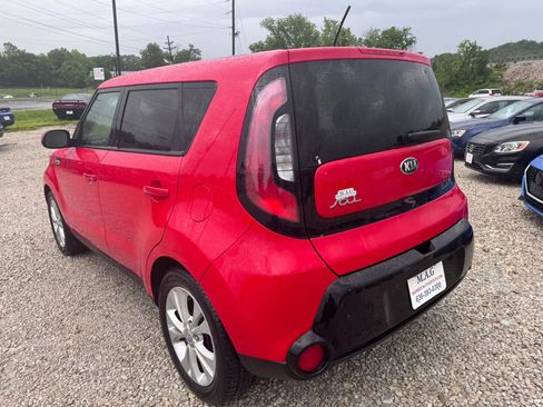Used 2016 Kia Soul + FWD image 4