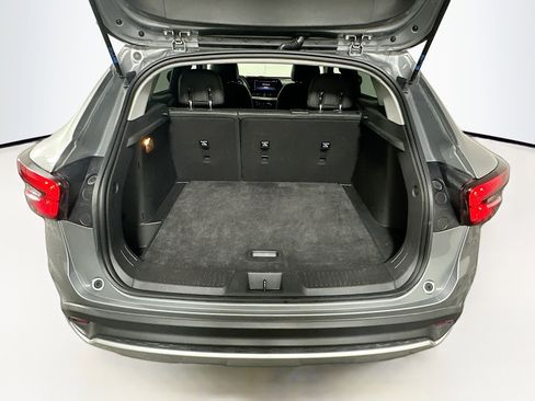 Used 2025 Chevrolet Trax LT w/ LT Convenience Package image 28