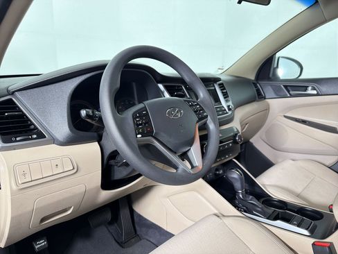 Used 2018 Hyundai Tucson SE image 4