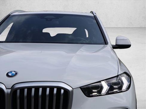 Used 2026 BMW X5 xDrive40i AWD/4WD image 2