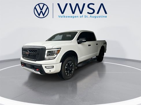 Used 2020 Nissan Titan PRO-4X w/ Pro-4x Convenience Package image 3