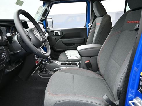 New 2025 Jeep Wrangler Rubicon w/ Technology Group image 11