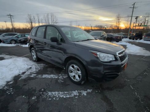 Used 2018 Subaru Forester 2.5i image 2