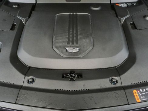 Used 2026 Cadillac Lyriq V AWD/4WD image 32