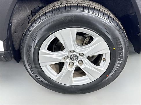 Certified 2019 Toyota RAV4 XLE w/ Convenience Package image 31