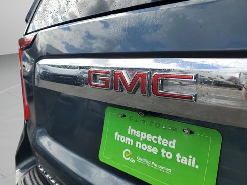 Used 2021 GMC Yukon SLT w/ SLT Premium Package image 8