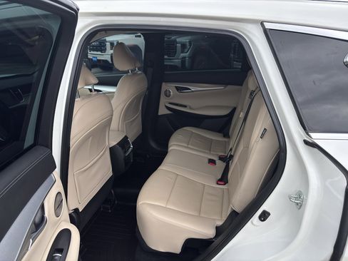 Used 2022 INFINITI QX50 Sensory image 14