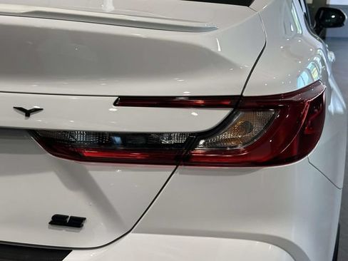 Used 2025 Toyota Camry SE w/ Convenience Package FWD image 12