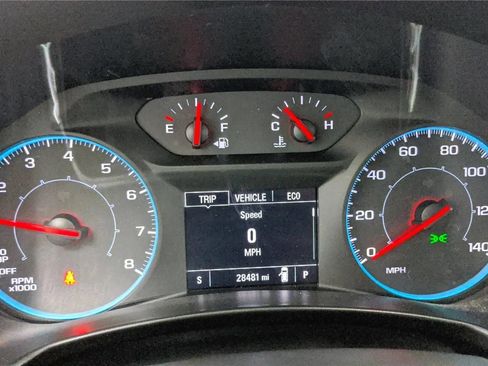 Used 2019 Chevrolet Equinox LS w/ LS Convenience Package FWD image 16