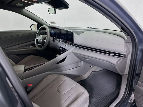Used 2023 Hyundai Elantra SEL w/ Convenience Package FWD image 29
