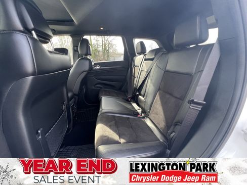 Used 2020 Jeep Grand Cherokee Altitude image 14