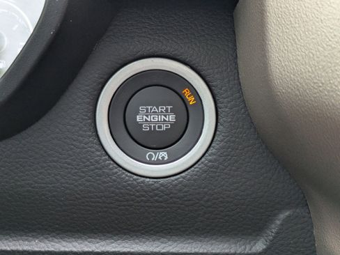 Used 2022 RAM 1500 Laramie AWD/4WD image 23