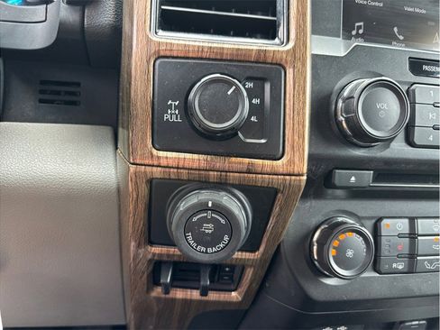 Used 2018 Ford F150 XLT w/ Equipment Group 302A Luxury AWD/4WD image 26
