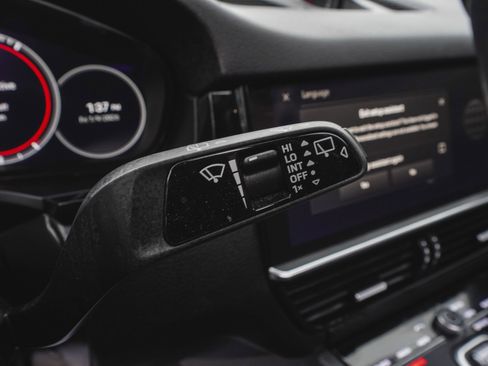 Used 2023 Porsche Cayenne Base w/ Premium Package image 28