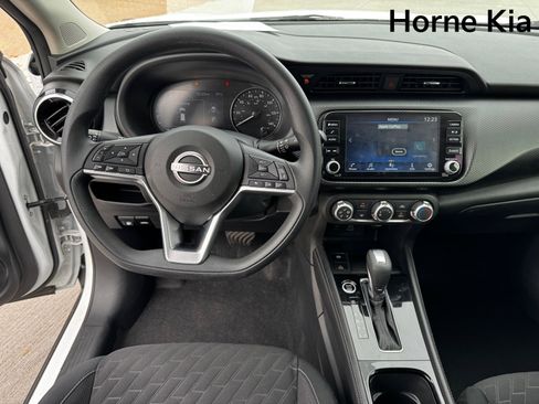 Used 2023 Nissan Kicks SV image 14