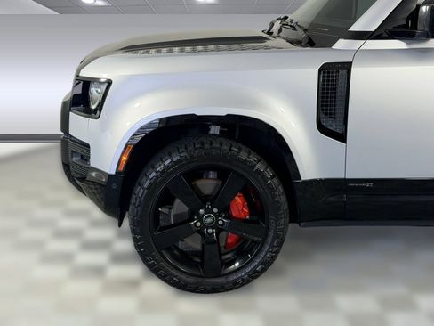 Used 2024 Land Rover Defender 110 X AWD/4WD image 11