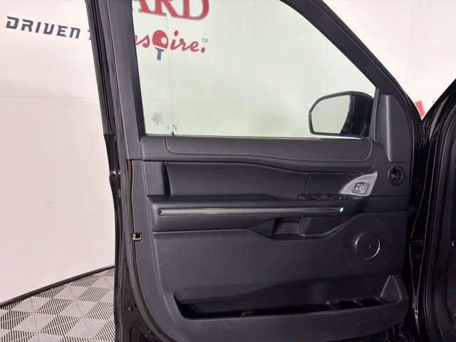 Used 2024 Ford Expedition XLT RWD image 30