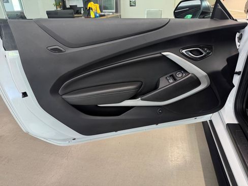 Used 2021 Chevrolet Camaro SS RWD image 10