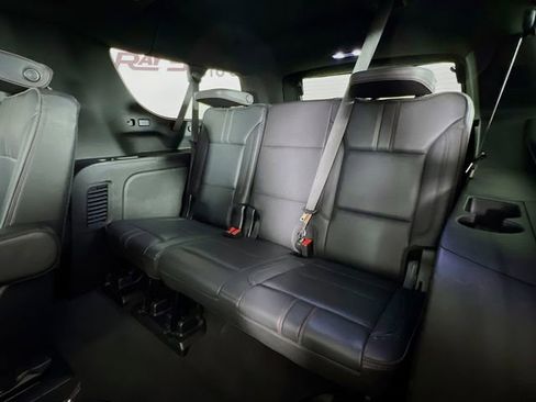 Used 2022 Chevrolet Suburban RST w/ Luxury Package AWD/4WD image 38
