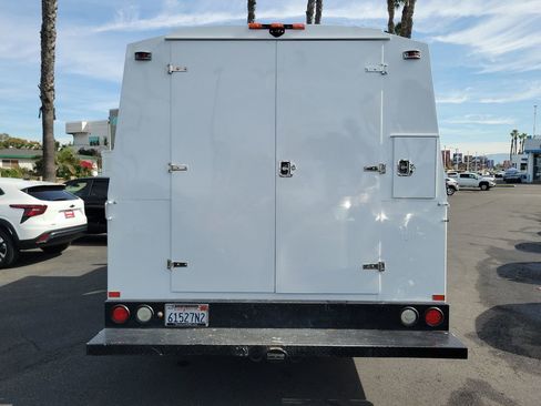 Used 2017 Chevrolet Express 3500 image 17