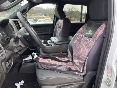 Used 2024 RAM 2500 Tradesman w/ Chrome Appearance Group image 7