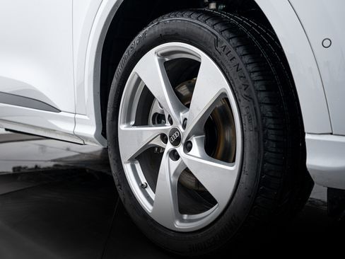 New 2025 Audi Q5 Premium Plus image 21