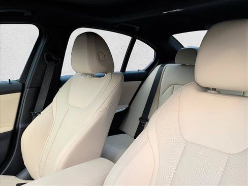 Used 2024 BMW 330i Sedan w/ Premium Package RWD image 11