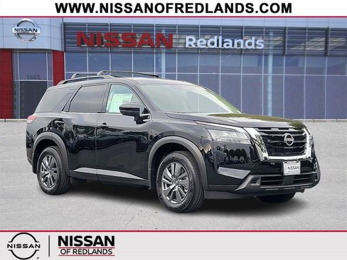 New 2025 Nissan Pathfinder SV image 1