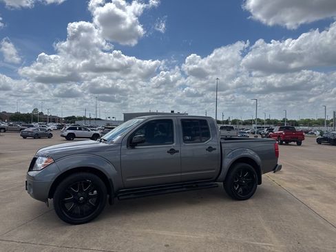 Used 2020 Nissan Frontier SV w/ Midnight Edition Floor Mats image 13
