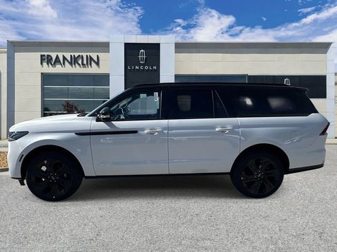 New 2026 Lincoln Navigator L Black Label AWD/4WD image 4
