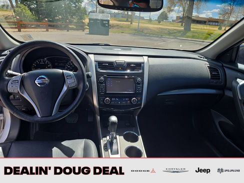 Used 2015 Nissan Altima 2.5 SL w/ Technology Package FWD image 13